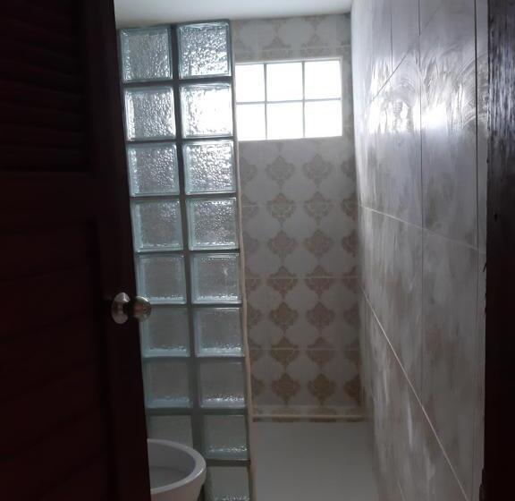 اتاق استاندارد با چشم‌انداز استخر, The Windsor Boutique Resort