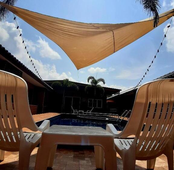 اتاق لوکس, The Windsor Boutique Resort