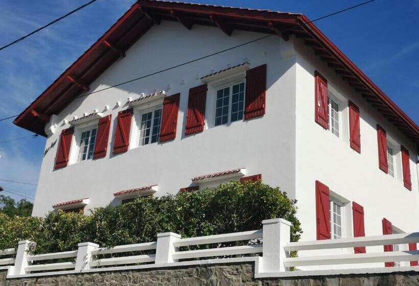 اتاق استاندارد با تخت بزرگ, Chambres D Hôtes Hor Dago Près De La Gare D Hendaye Avec Le Petit Déjeuner