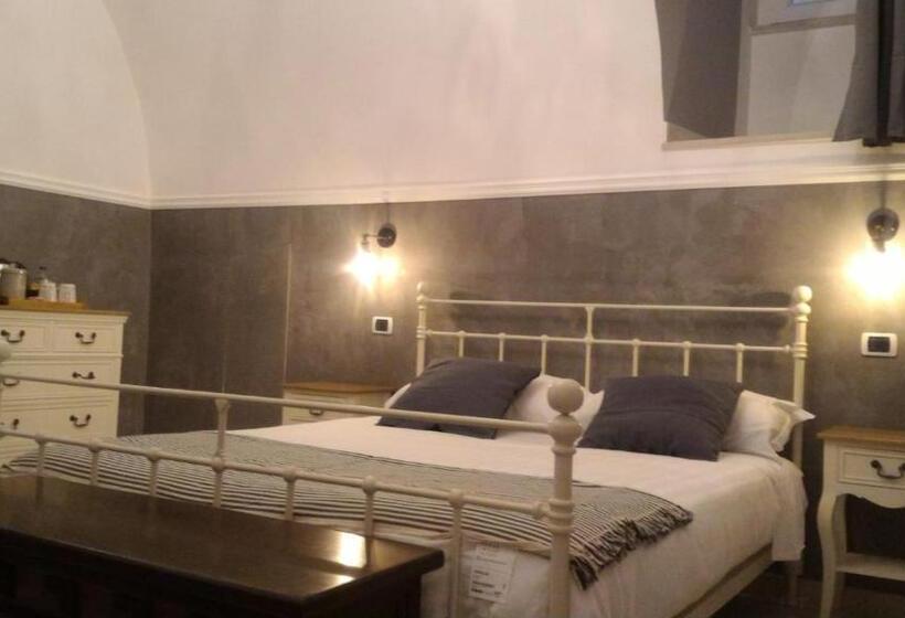 اتاق لوکس, Il Vicolo   Affittacamere