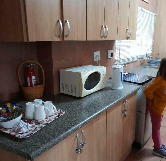 اتاق خانوادگی, Platberg Self Catering
