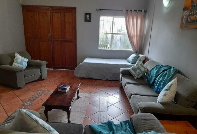 اتاق خانوادگی, Platberg Self Catering