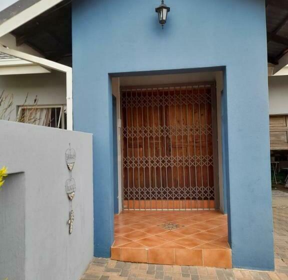 اتاق خانوادگی, Platberg Self Catering