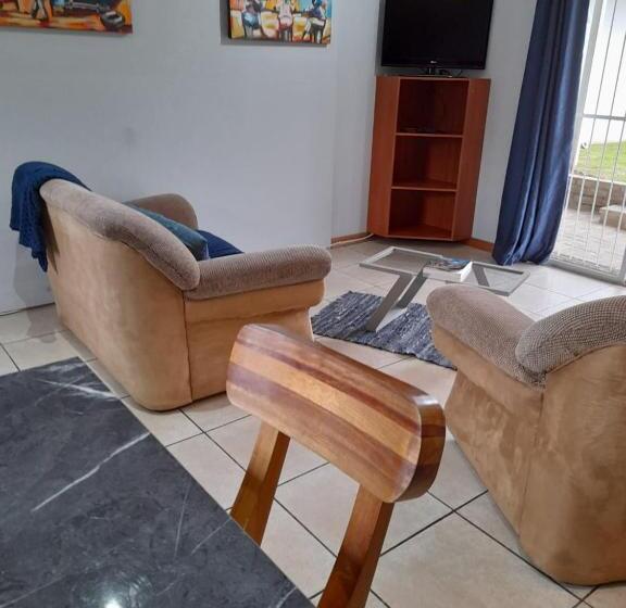 اتاق لوکس با چشم‌انداز باغ, Platberg Self Catering