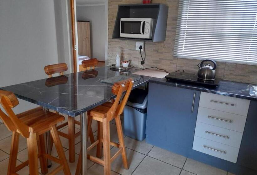 اتاق لوکس با چشم‌انداز باغ, Platberg Self Catering