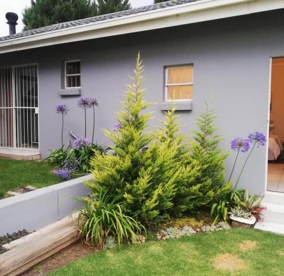 اتاق لوکس با چشم‌انداز باغ, Platberg Self Catering