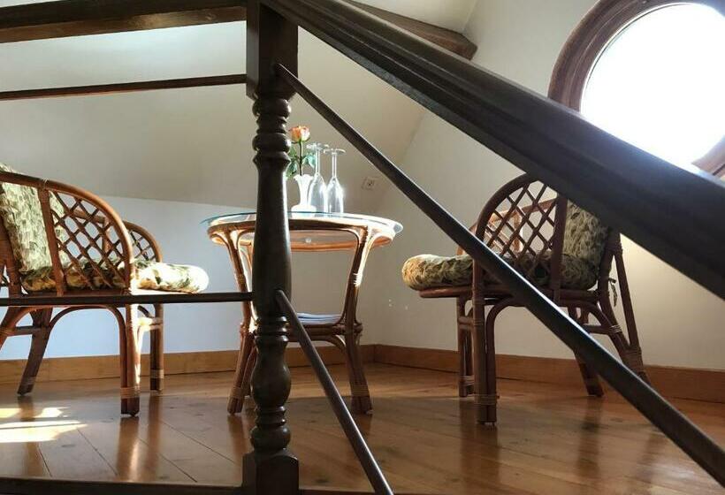 اتاق استاندارد با چشم‌انداز باغ, Rose Garden Mezzanine