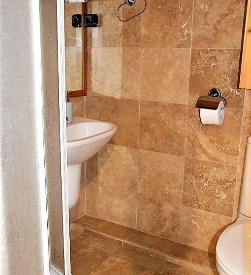 استودیوی استاندارد, Downtown Apartments With Shared Kitchen
