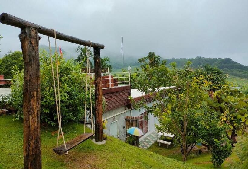 اتاق استاندارد سه نفره, Baan Mai Hom Resort Suan Phueng