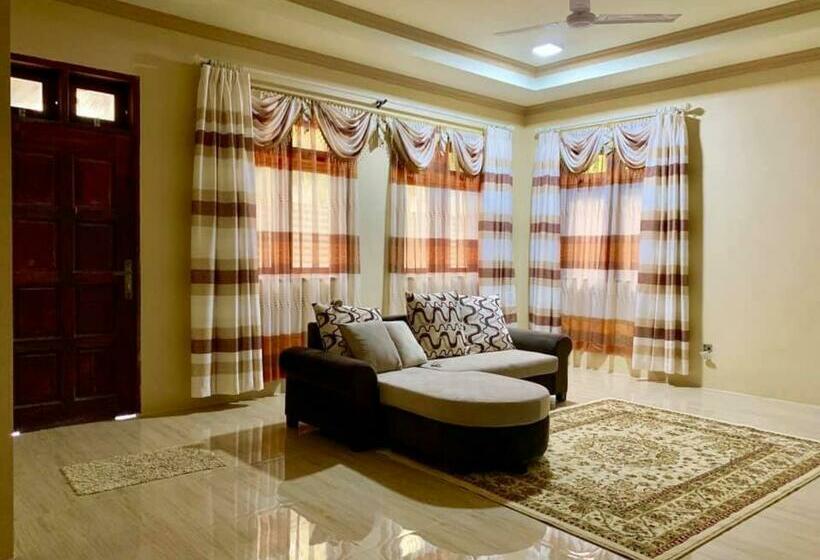 اتاق لوکس, Endhaa, Divers Home