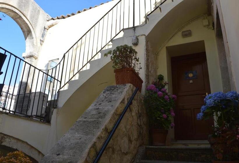 اتاق استاندارد با تخت بزرگ, B&b Al Cortiletto Modica Centro