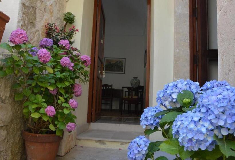 اتاق استاندارد با تخت بزرگ, B&b Al Cortiletto Modica Centro