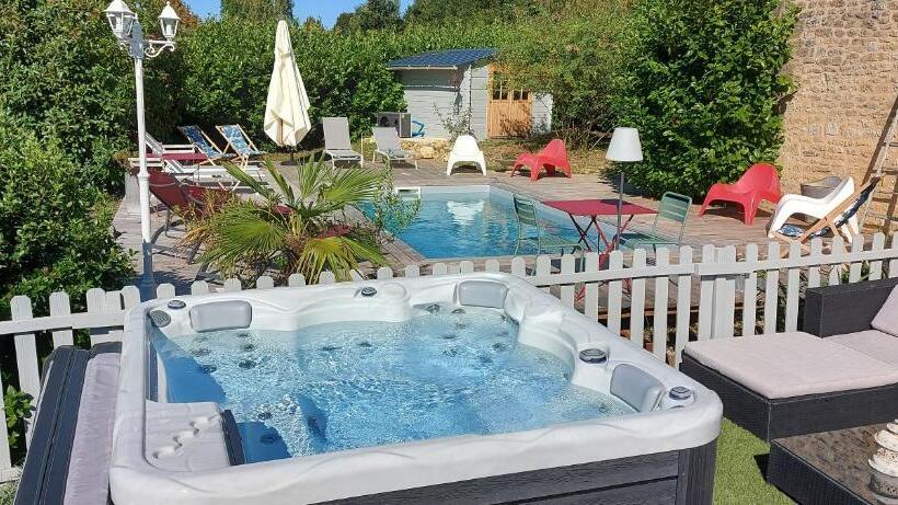 ویلای لوکس 1 خوابه, Le Clos Des Bories