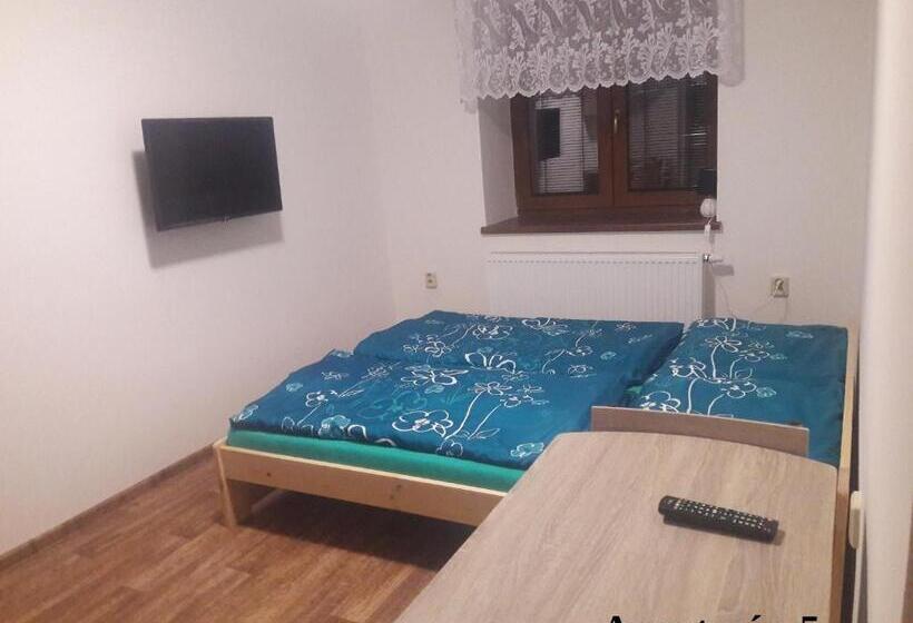 آپارتمان 1 خوابه همکف, Chata Tánička