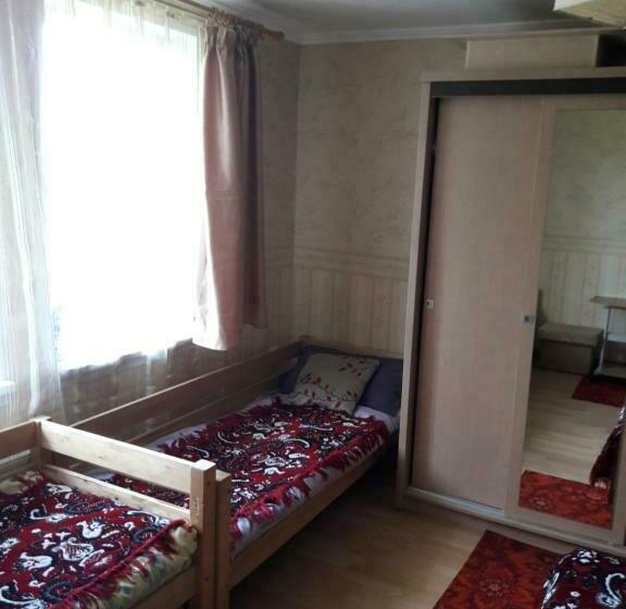 اتاق استاندارد چهارنفره با بالکن, Home Jurmala