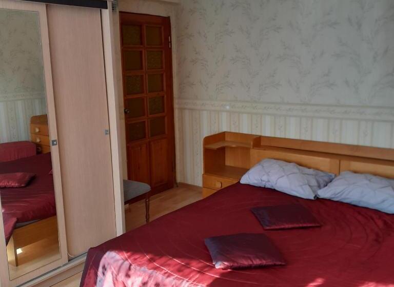 اتاق استاندارد چهارنفره با بالکن, Home Jurmala
