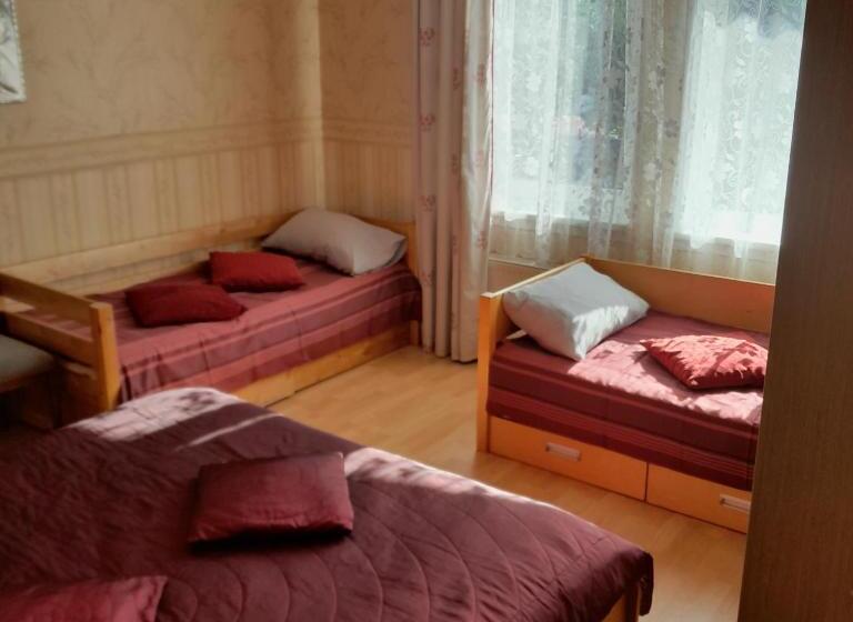 اتاق استاندارد چهارنفره با بالکن, Home Jurmala