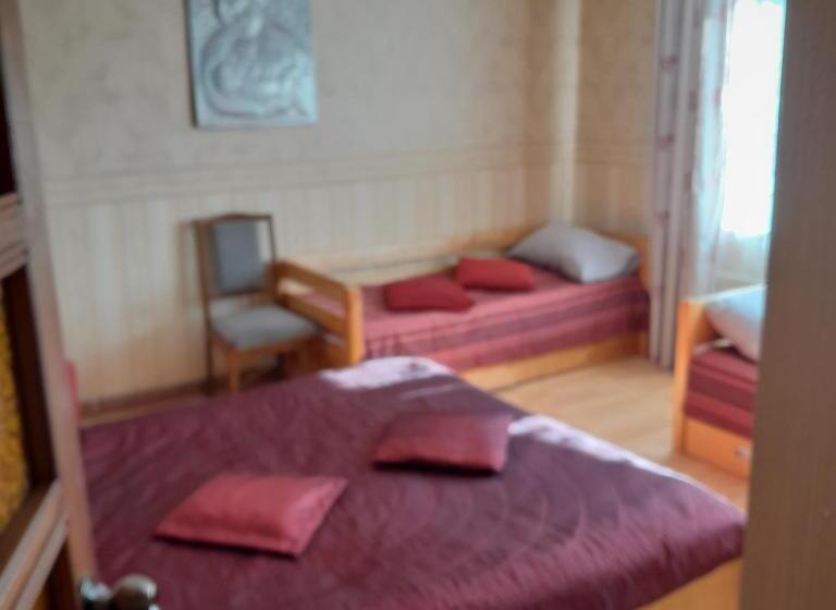 اتاق استاندارد چهارنفره با بالکن, Home Jurmala
