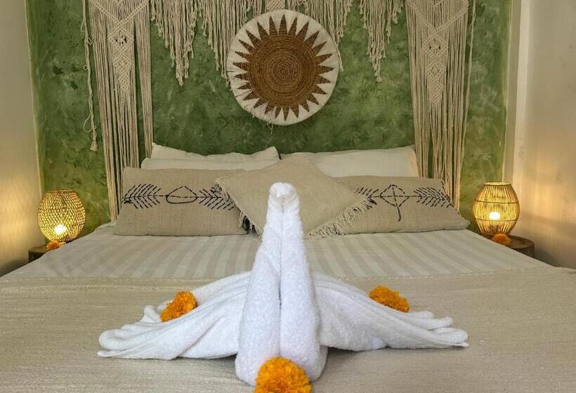 اتاق سوپریور, Sannyas Boutique