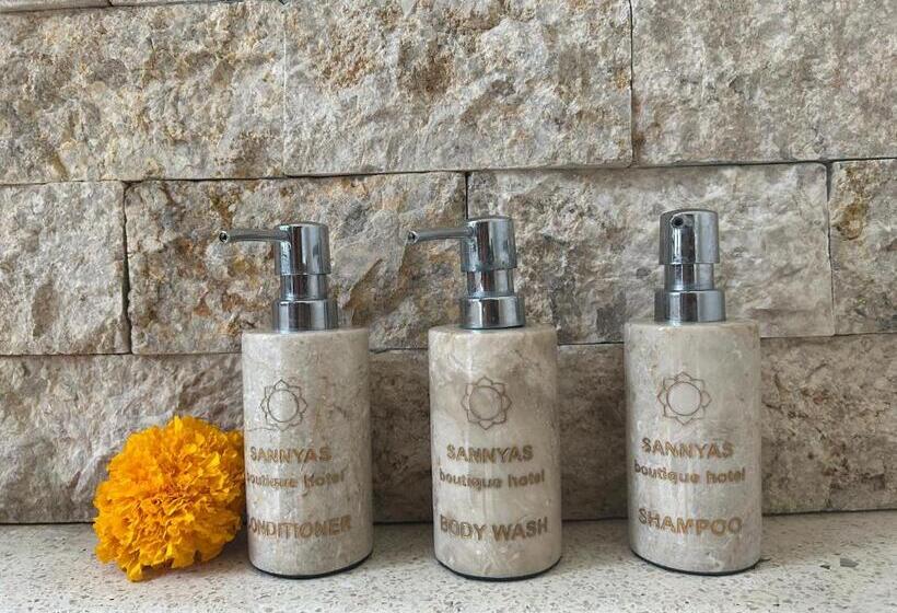 اتاق استاندارد, Sannyas Boutique