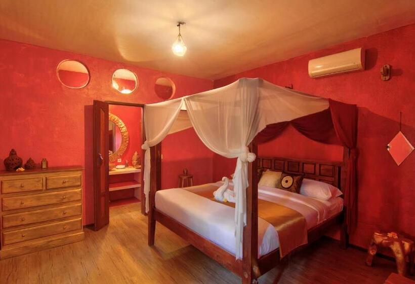 اتاق لوکس با تخت بزرگ, Sannyas Boutique