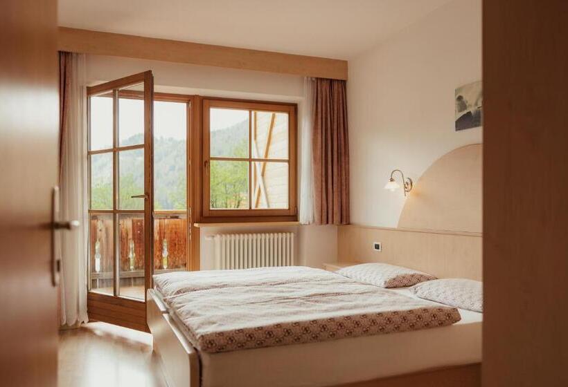 آپارتمان 1 خوابه با بالکن, Residence Costa Burjada