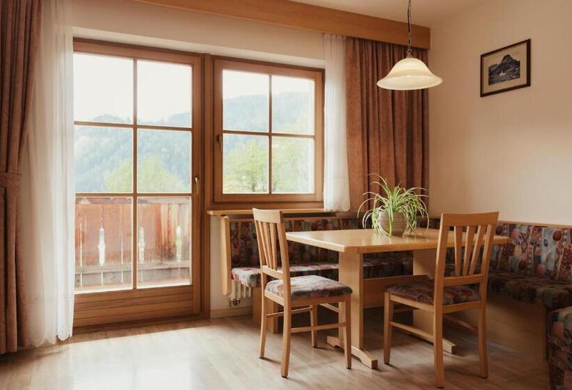 آپارتمان 1 خوابه با بالکن, Residence Costa Burjada