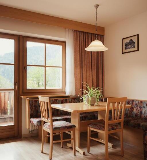 آپارتمان 1 خوابه با بالکن, Residence Costa Burjada