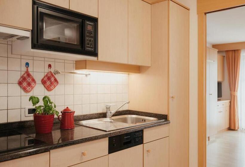 آپارتمان 1 خوابه همکف, Residence Costa Burjada