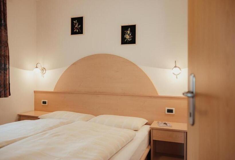 آپارتمان 1 خوابه با تراس, Residence Costa Burjada