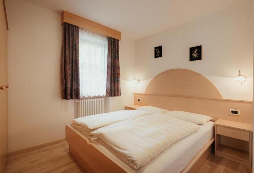 آپارتمان 1 خوابه با تراس, Residence Costa Burjada