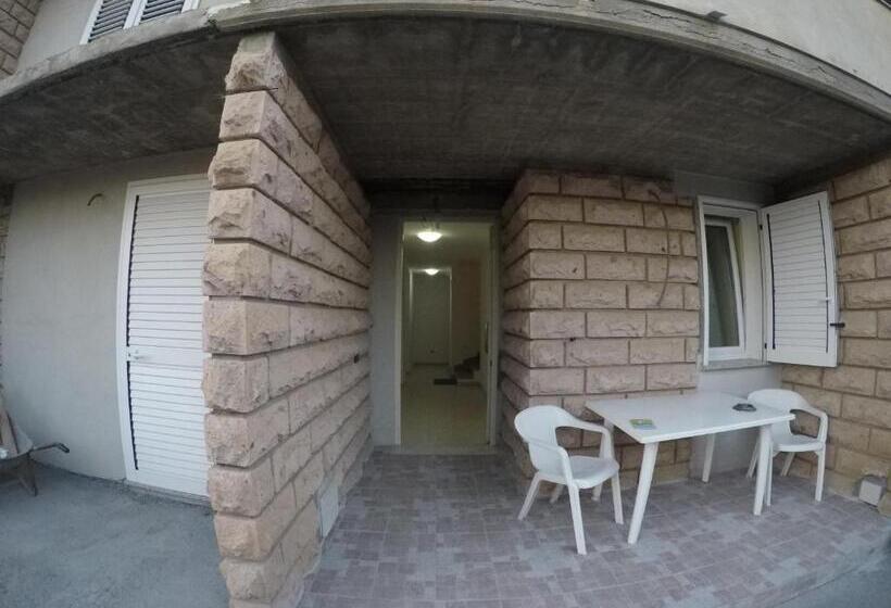اتاق استاندارد سه نفره, B&b Bassu