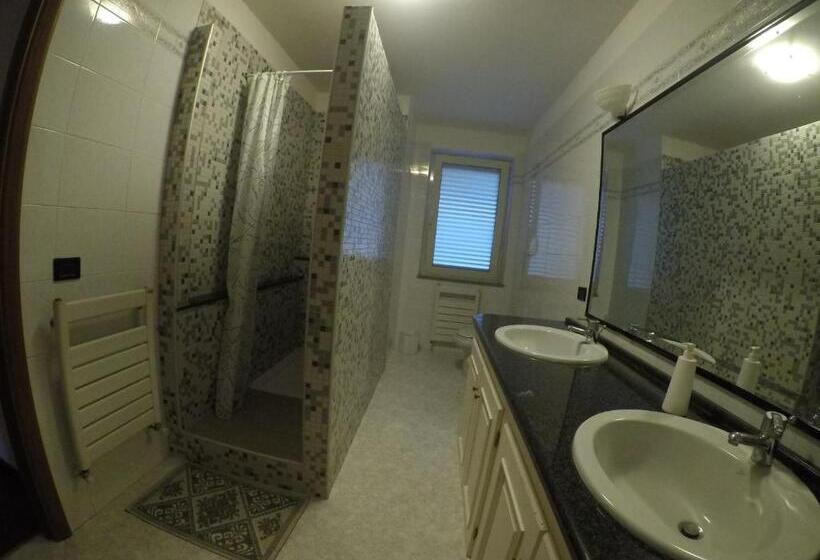 اتاق استاندارد سه نفره, B&b Bassu