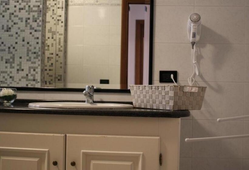 اتاق استاندارد سه نفره, B&b Bassu
