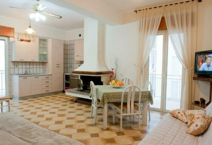 اتاق خانوادگی, B&b Nova Siri