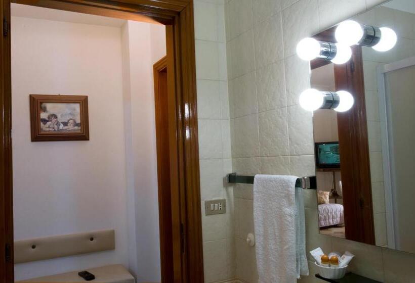 اتاق خانوادگی, B&b Nova Siri