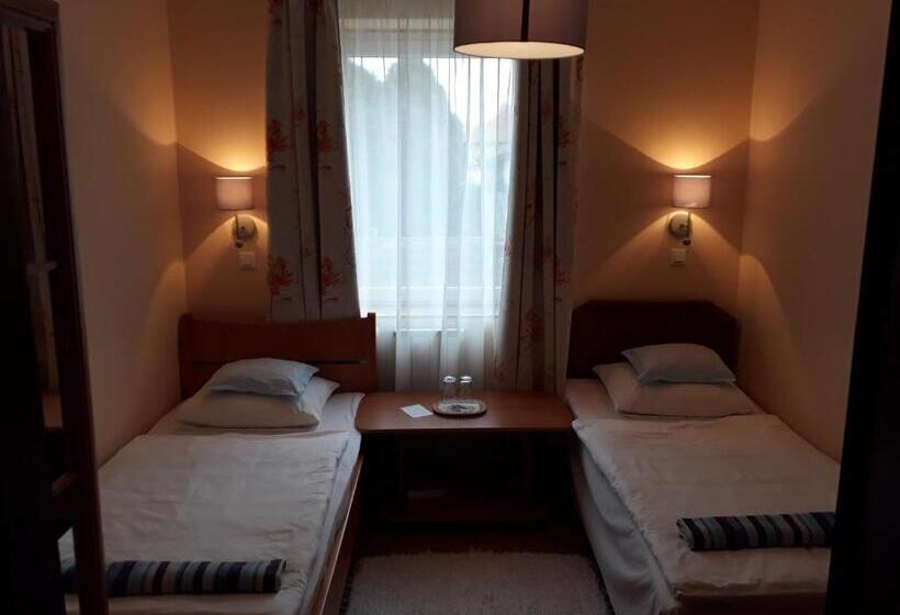 اتاق استاندارد, Szilvia Panzió Gyomaendrőd
