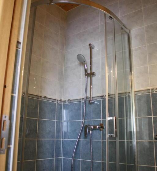 اتاق لوکس با بالکن, Kedvenc Vendégház