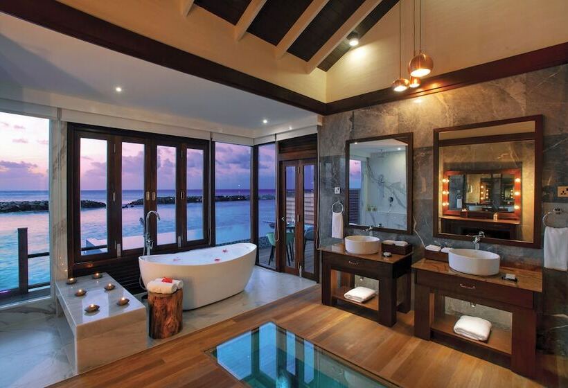 ویلای یک اتاق خوابه با استخر شنا, Atmosphere Kanifushi  Premium All Inclusive With Free Transfers