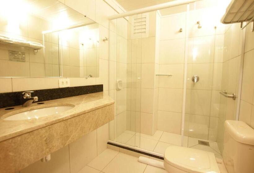 اتاق استاندارد سه نفره, Confiance Centro Civico