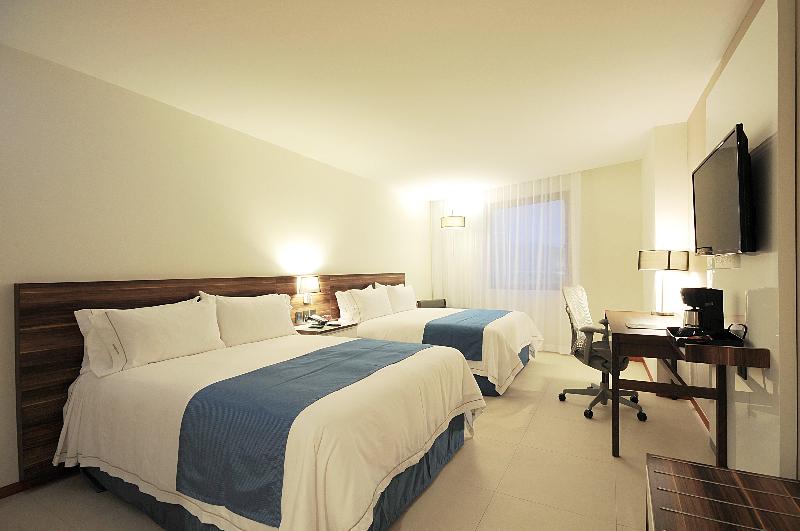 اتاق استاندارد با تخت دو نفره بزرگ, Holiday Inn Express Puerto Vallarta