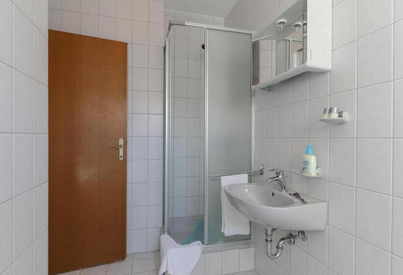 اتاق استاندارد سه تخته با بالکن, Downtown Private Rooms