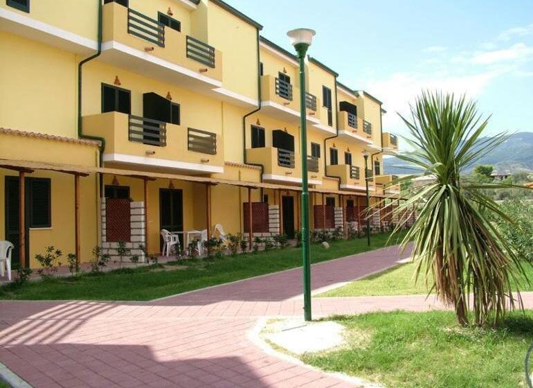 اتاق استاندارد سه نفره, Villaggio Santandrea Resort