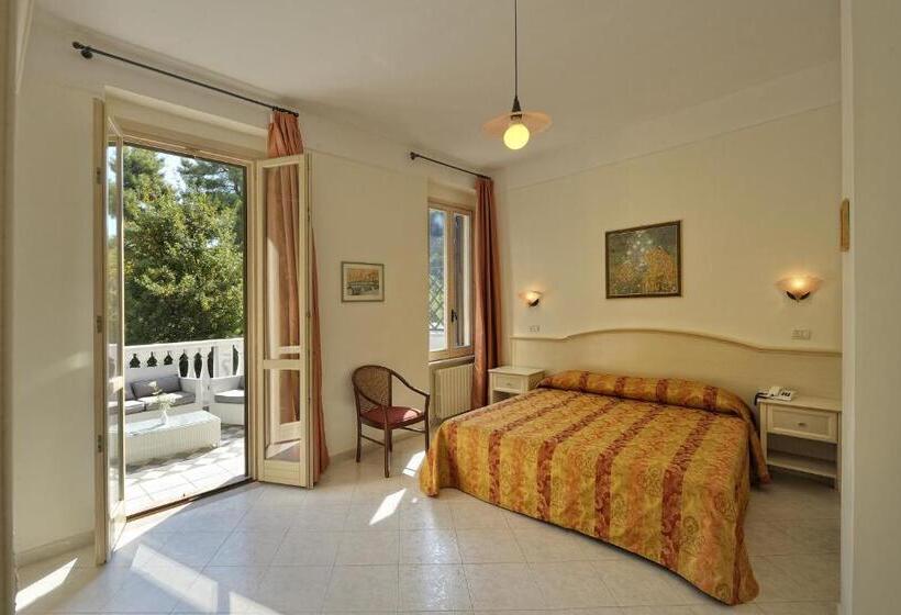 Suite with Terrace, Park Hotel Villa Maria