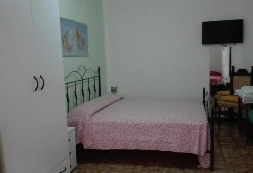 اتاق استاندارد, Le Gardenie B&b