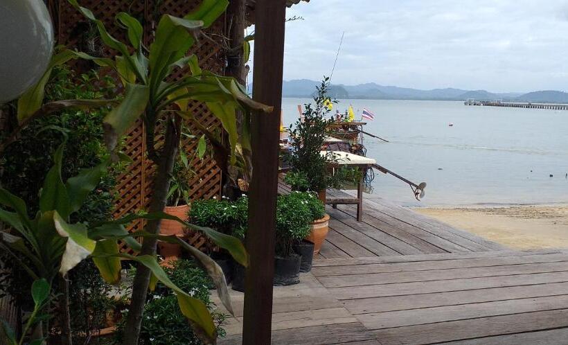 اتاق استاندارد با چشم‌انداز دریا, Seaside Home