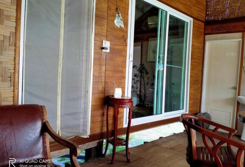 اتاق استاندارد چهار تخته با چشم‌انداز دریا, Seaside Home