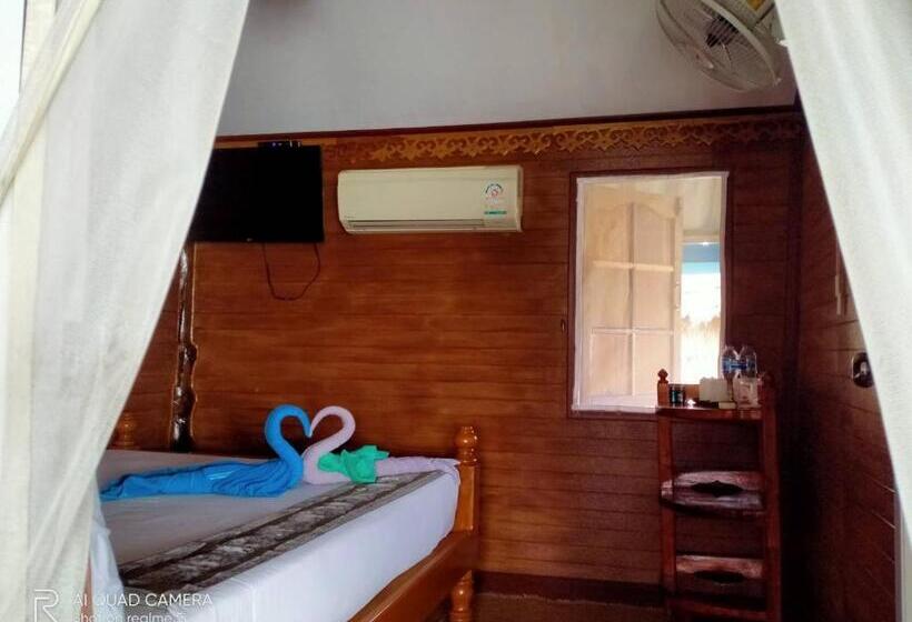 اتاق استاندارد چهار تخته با چشم‌انداز دریا, Seaside Home