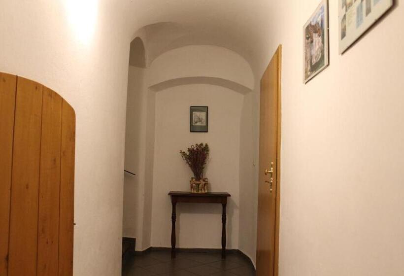 اتاق خانوادگی, Pension Wielsch