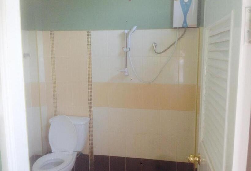 اتاق خانوادگی با چشم‌انداز باغ, Ariya Garden Home